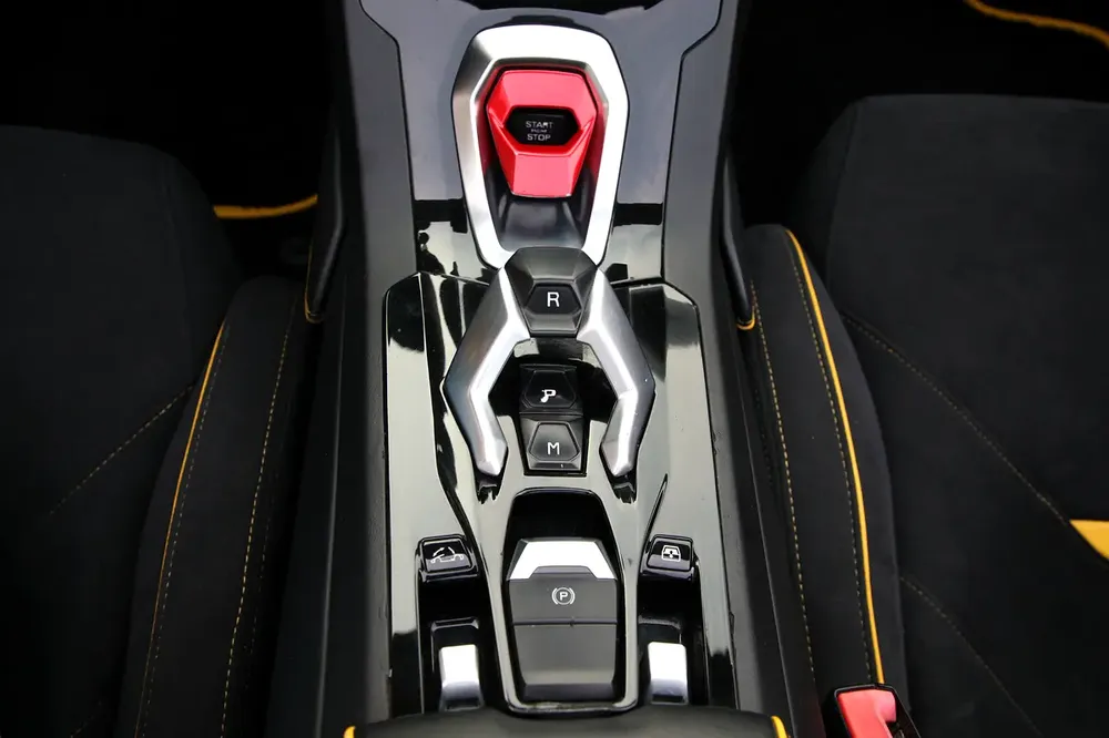 LAMBORGHINI HURACAN EVO SPYDER - 2020 - FULLY LOADED - AMAZING CONDITION - Image 17