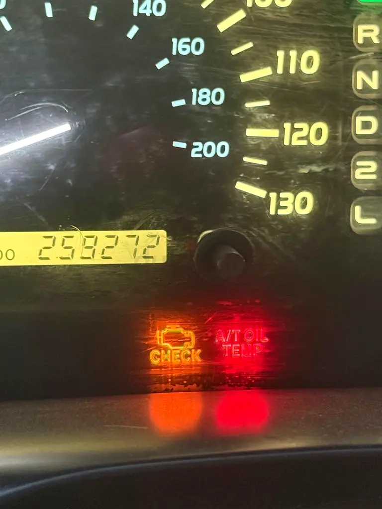 Lexus LX 470 2001 | American Specs | Well Maintained V8 Luxury SUV... Owner registered in March 2025 - Image 5