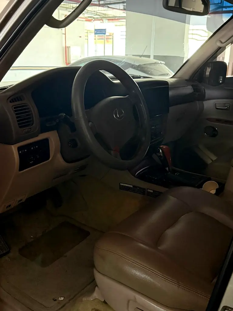 Lexus LX 470 2001 | American Specs | Well Maintained V8 Luxury SUV... Owner registered in March 2025 - Image 6