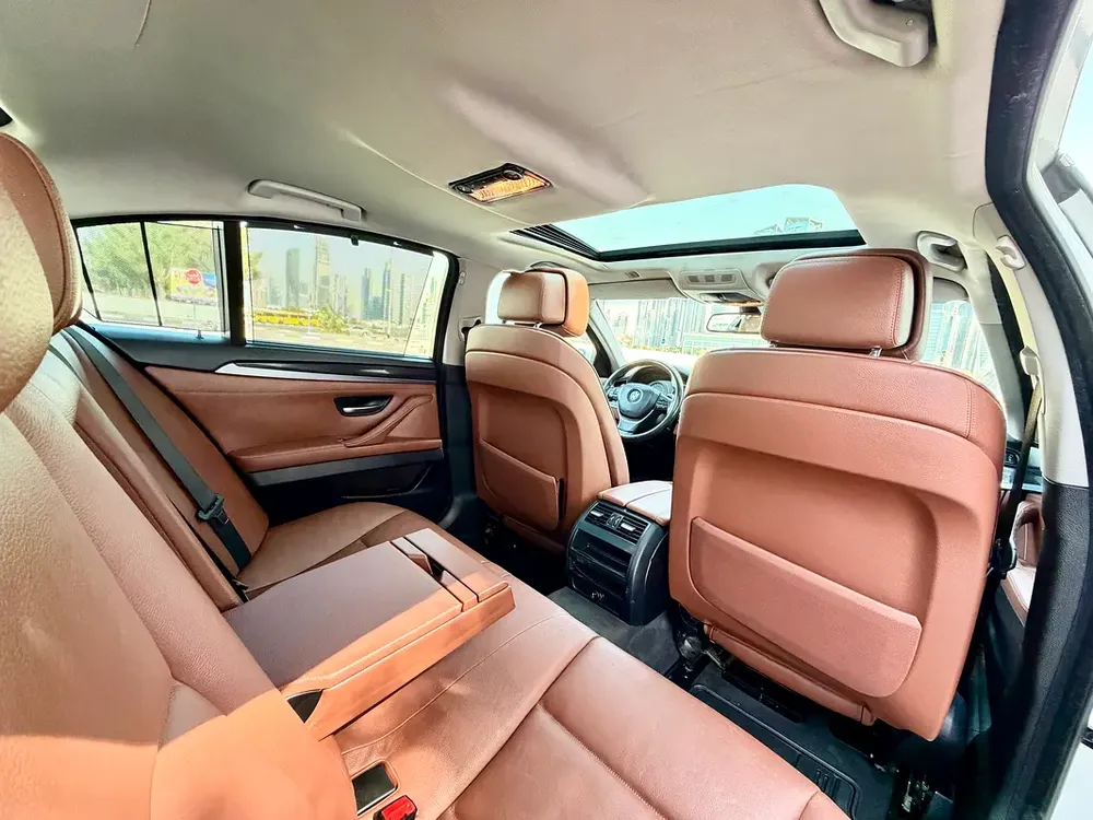 2012 BMW 5-SERIES 523i GCC SPECIFICATION WITH FULL AGENCY SERVICE HISTORY IN VERY EXCELLENT CONDITIO - Image 13