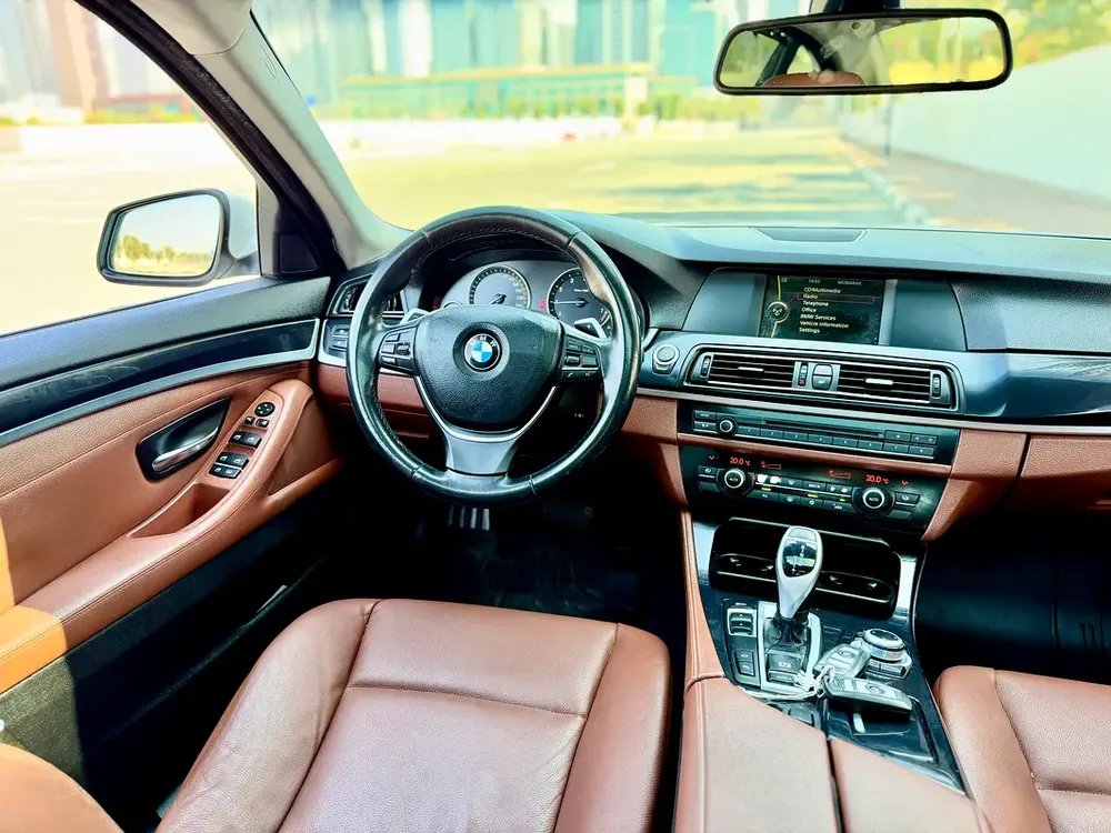 2012 BMW 5-SERIES 523i GCC SPECIFICATION WITH FULL AGENCY SERVICE HISTORY IN VERY EXCELLENT CONDITIO - Image 15