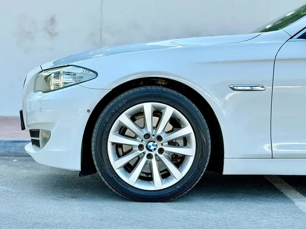 2012 BMW 5-SERIES 523i GCC SPECIFICATION WITH FULL AGENCY SERVICE HISTORY IN VERY EXCELLENT CONDITIO - Image 20