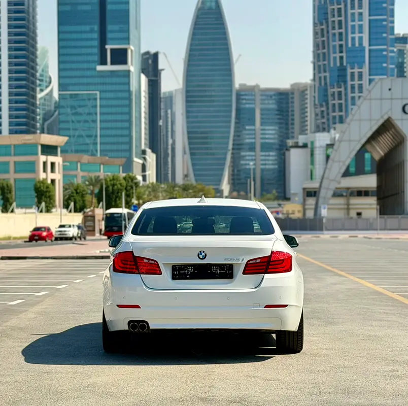 2012 BMW 5-SERIES 523i GCC SPECIFICATION WITH FULL AGENCY SERVICE HISTORY IN VERY EXCELLENT CONDITIO - Image 5