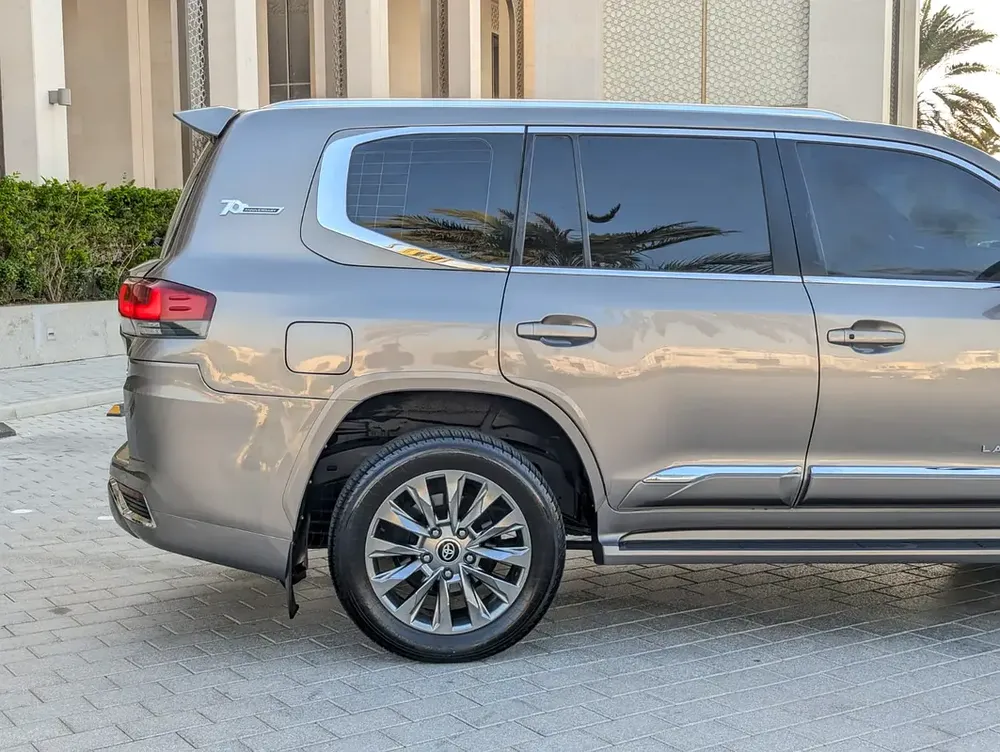 TOYOTA LAND CRUISER 2013 FACELIFTED 2025 WITH INTERIOR AND EXTERIOR GCC V6 4.0L - Image 13