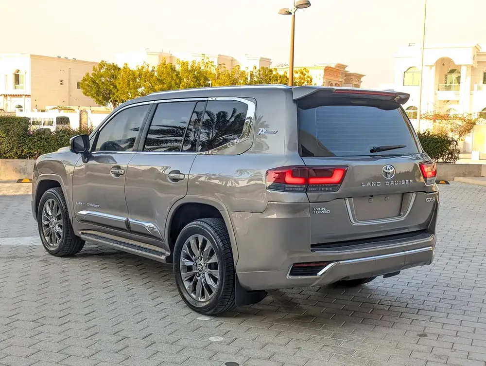 TOYOTA LAND CRUISER 2013 FACELIFTED 2025 WITH INTERIOR AND EXTERIOR GCC V6 4.0L - Image 15