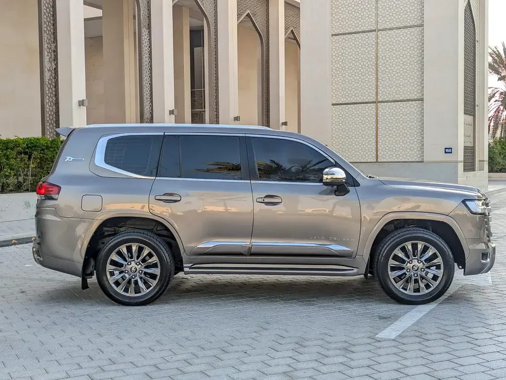 TOYOTA LAND CRUISER 2013 FACELIFTED 2025 WITH INTERIOR AND EXTERIOR GCC V6 4.0L - Image 18
