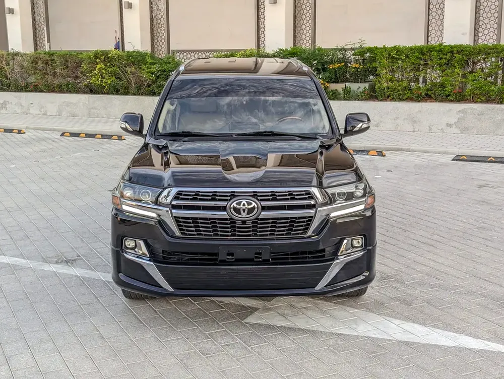 TOYOTA LAND CRUISER 2018 DIESEL V8 D-4D GCC IN EXCELLENT CONDITION - Image 18