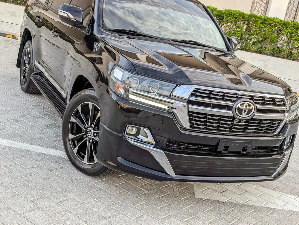 TOYOTA LAND CRUISER 2018 DIESEL V8 D-4D GCC IN EXCELLENT CONDITION - Image 19