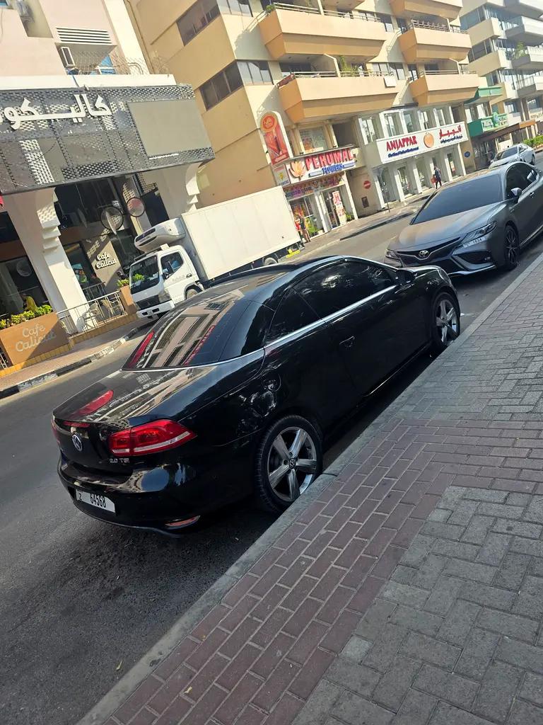 2014 Volkswagen Eos Sport - GCC Specs - Convertible Top - Image 4