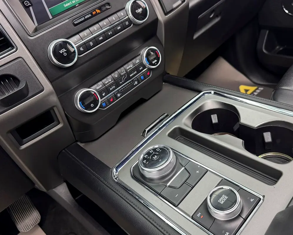 2019 Ford Expedition XLT, Ford Service History, 2027 Ford Warranty and Service Pack, GCC - Image 10