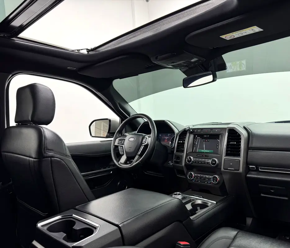 2019 Ford Expedition XLT, Ford Service History, 2027 Ford Warranty and Service Pack, GCC - Image 16