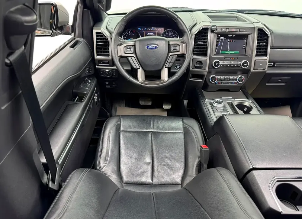 2019 Ford Expedition XLT, Ford Service History, 2027 Ford Warranty and Service Pack, GCC - Image 8