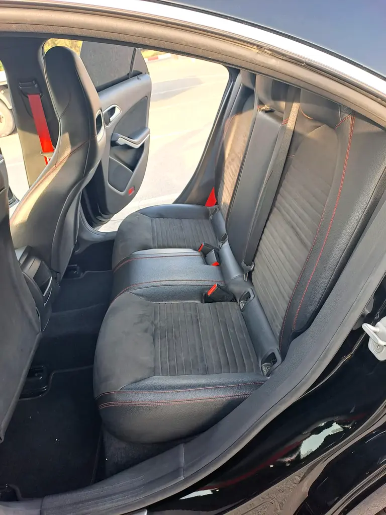 Mercedes-Benz CLA 250 4MATIC 2015 GCC Specs - Image 12