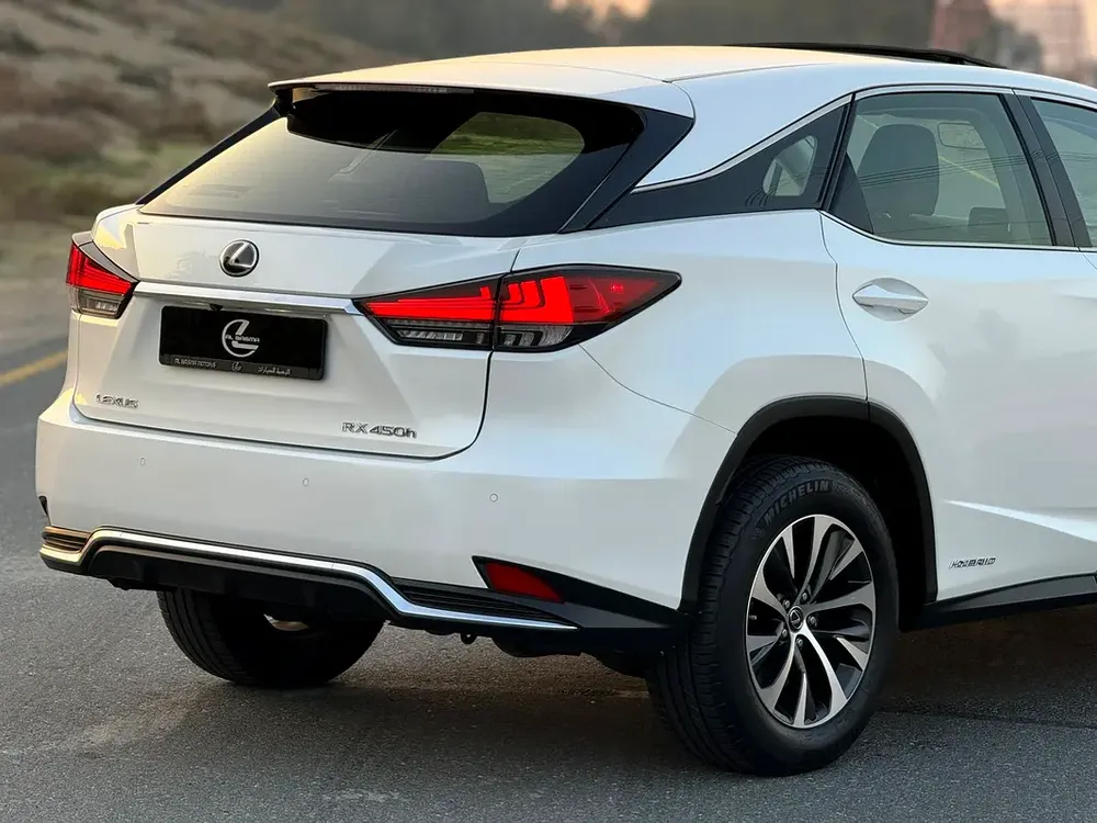 AED 1976/Month | LEXUS IS250 | Warranty | GCC Specs - Image 4