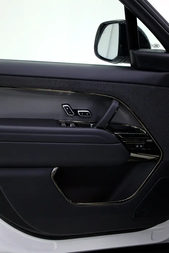 RANGE ROVER SPORT DYNAMIC V6 P400 - Image 11