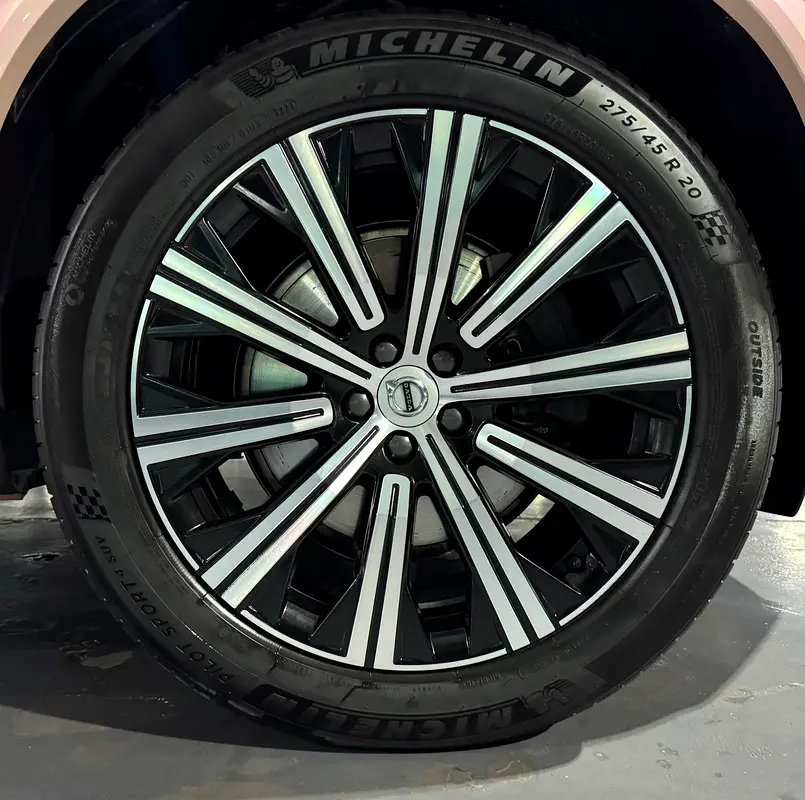 Volvo XC90 B6 Ultimate Bright 2024 | GCC | Full PPF | Low Mileage | Warranty 2029 | Service 2027 - Image 9