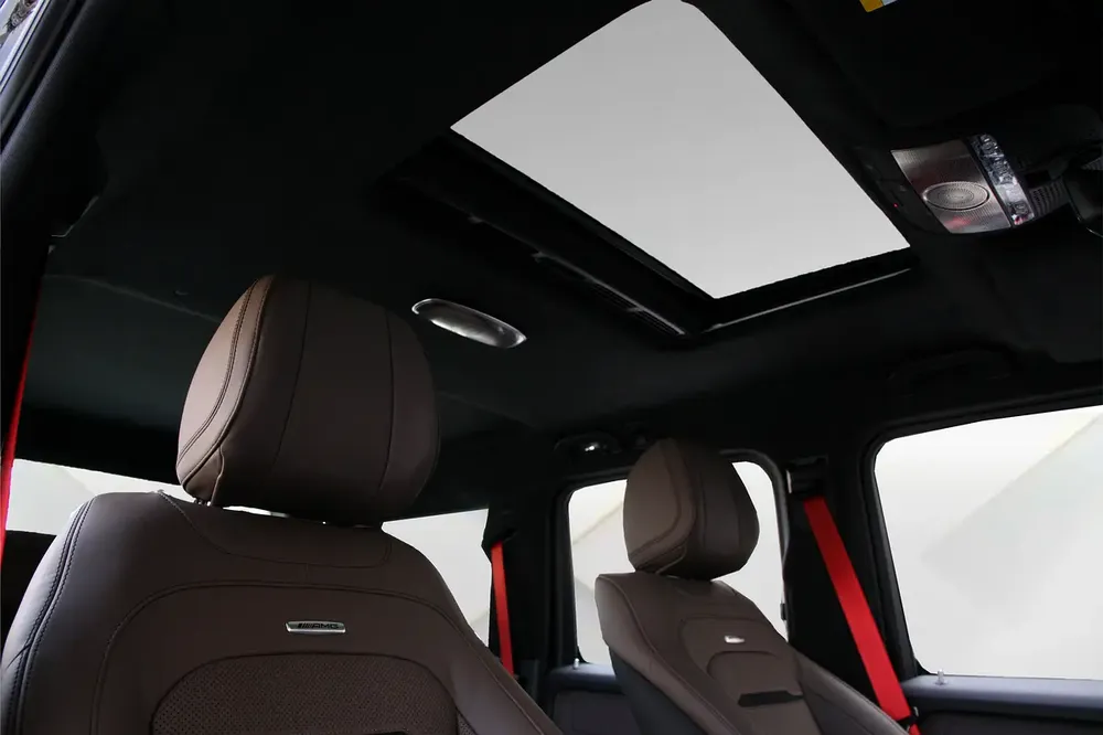 2025 MERCEDES BENZ G63 AMG - FULLY LOADED - BRAND NEW - Image 10