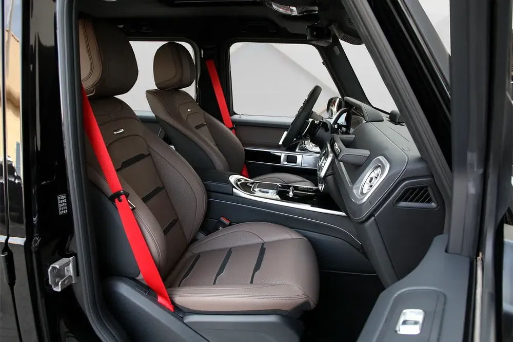 2025 MERCEDES BENZ G63 AMG - FULLY LOADED - BRAND NEW - Image 11