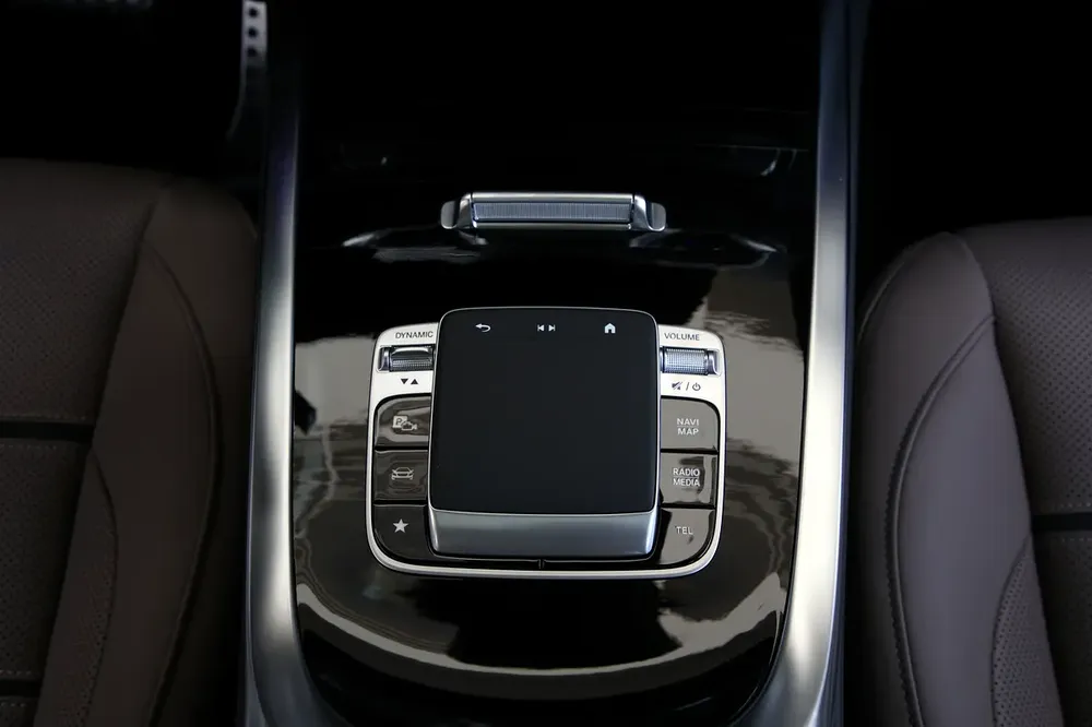 2025 MERCEDES BENZ G63 AMG - FULLY LOADED - BRAND NEW - Image 17