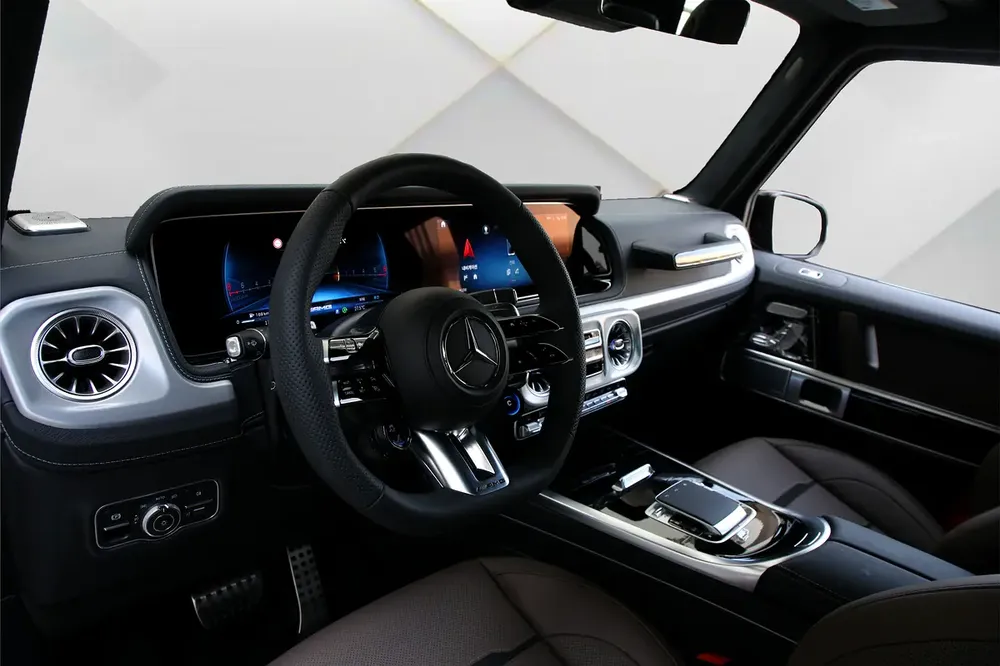 2025 MERCEDES BENZ G63 AMG - FULLY LOADED - BRAND NEW - Image 8