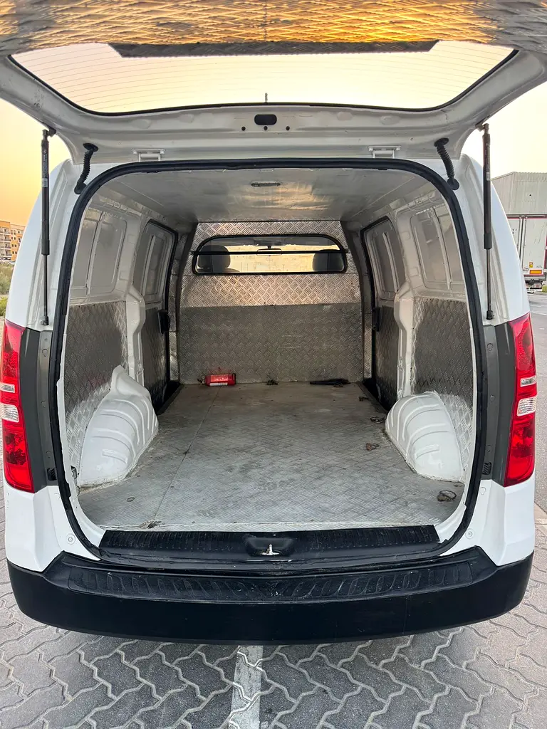 H1 Van (2018 Model  GCC) - Image 11