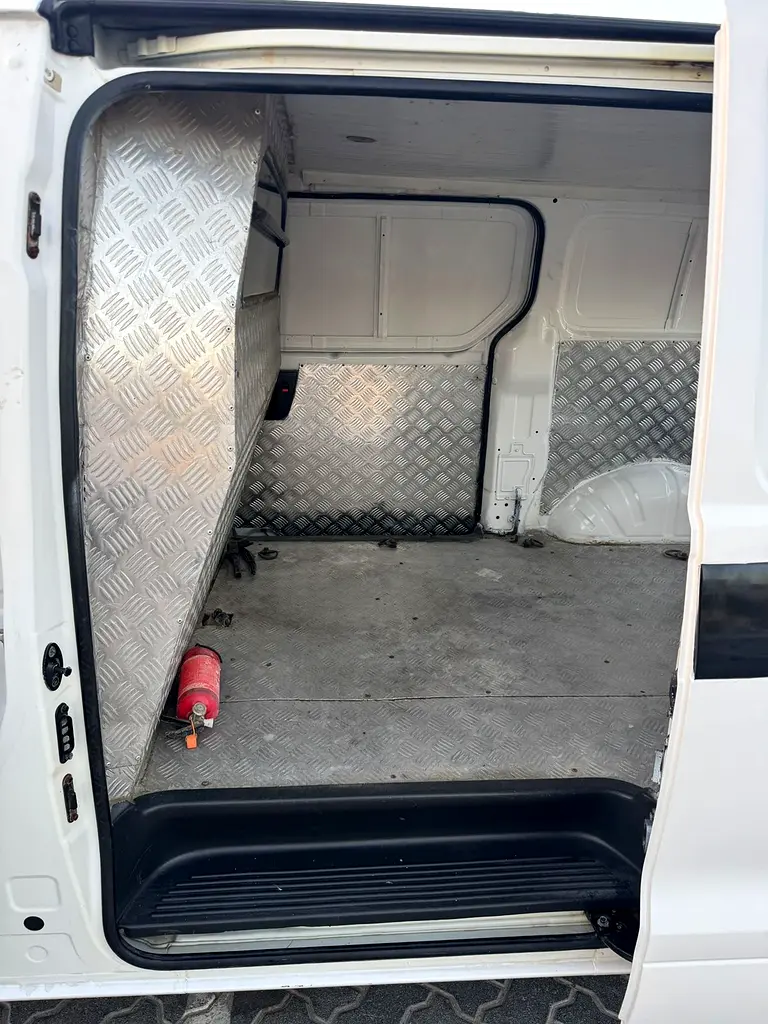 H1 Van (2018 Model  GCC) - Image 7