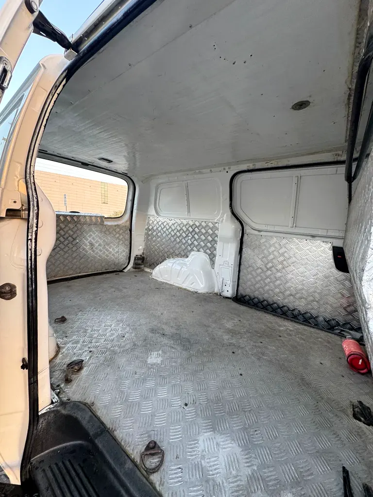 H1 Van (2018 Model  GCC) - Image 8