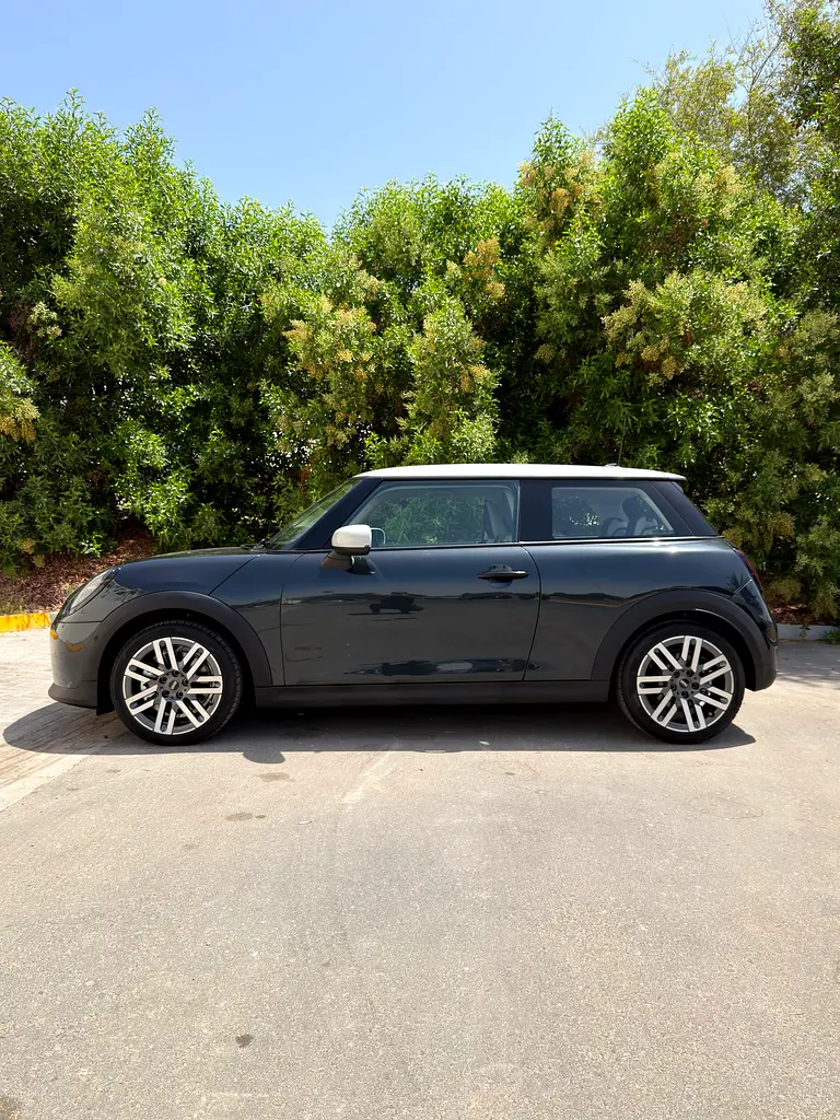 MINI Cooper C  - 3 Years Warranty - 3 Years Free Service. Free insurance - Window tint - Image 4