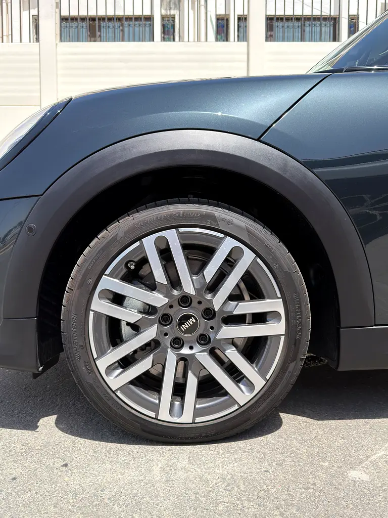 MINI Cooper C  - 3 Years Warranty - 3 Years Free Service. Free insurance - Window tint - Image 5