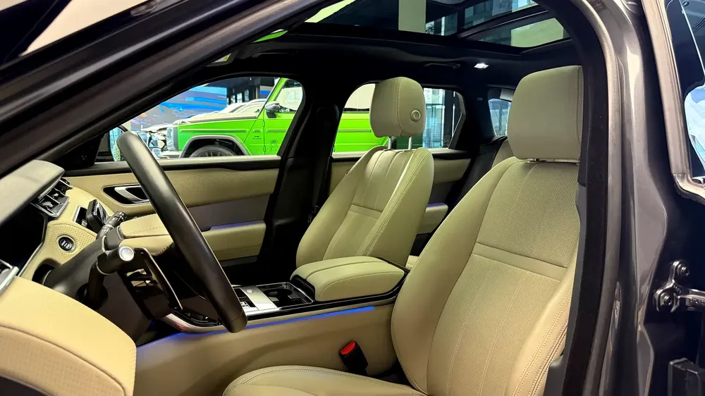 Range Rover Velar R-Dynamic P250, GCC Specs, Under Al-Tayer Warranty, Original Paint. - Image 10