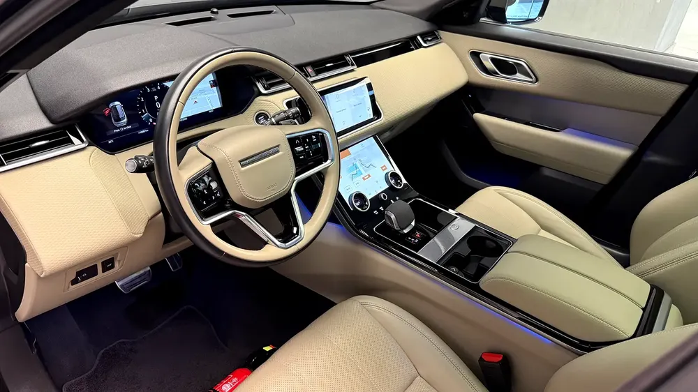 Range Rover Velar R-Dynamic P250, GCC Specs, Under Al-Tayer Warranty, Original Paint. - Image 11