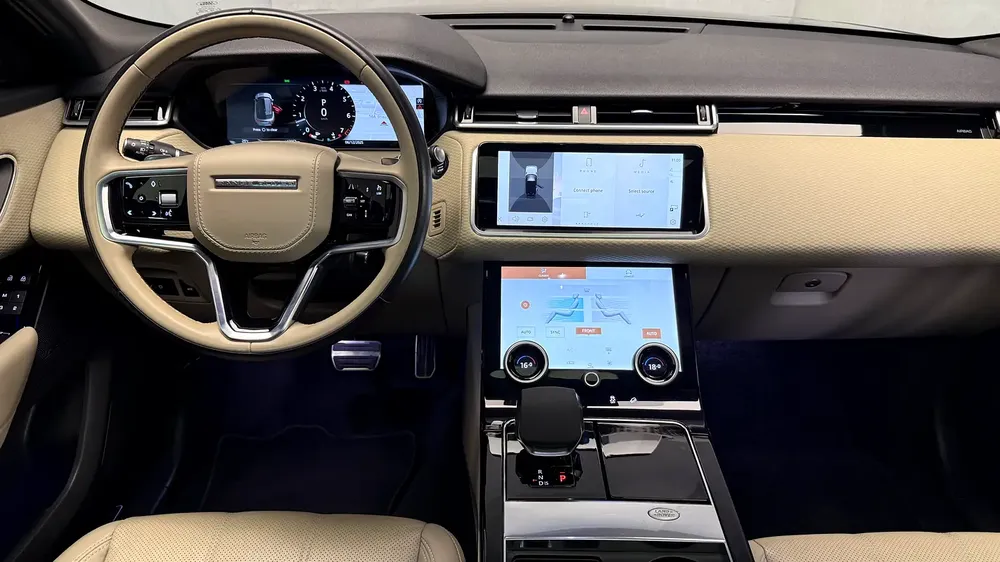 Range Rover Velar R-Dynamic P250, GCC Specs, Under Al-Tayer Warranty, Original Paint. - Image 14