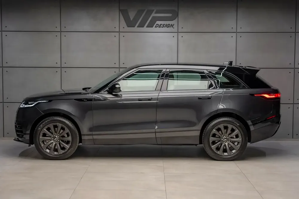 Range Rover Velar R-Dynamic P250, GCC Specs, Under Al-Tayer Warranty, Original Paint. - Image 4