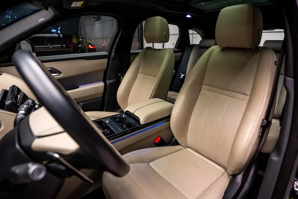 Range Rover Velar R-Dynamic P250, GCC Specs, Under Al-Tayer Warranty, Original Paint. - Image 8