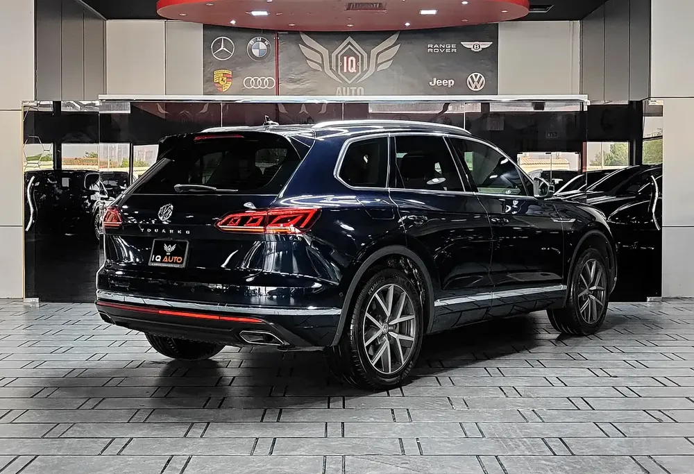 AED 1,500 P.M | 2019 Volkswagen Touareg Highline Full Option | Under Warranty | GCC | - Image 4