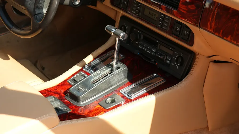 1993 Jaguar XJS - Image 9