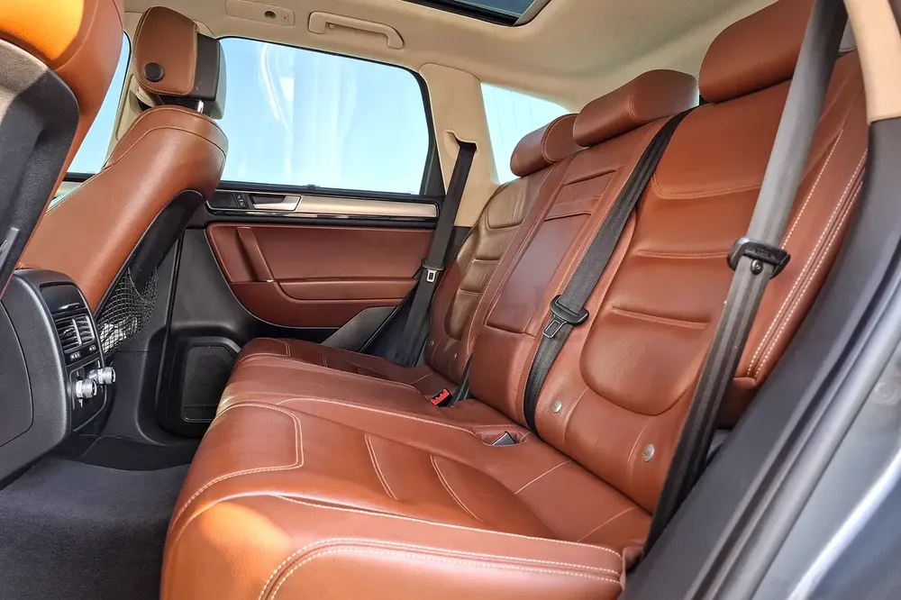 AED 912/month | 2018 Volkswagen Touareg SEL | GCC Specs | Ref#386071 - Image 12