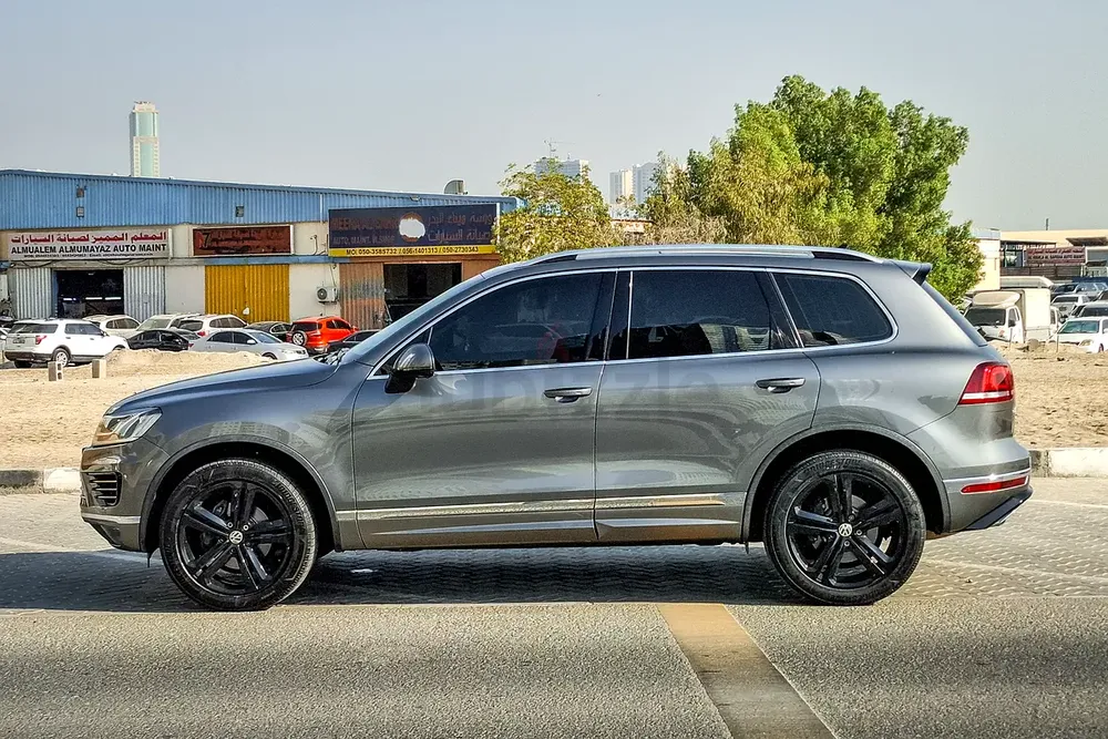 AED 912/month | 2018 Volkswagen Touareg SEL | GCC Specs | Ref#386071 - Image 5
