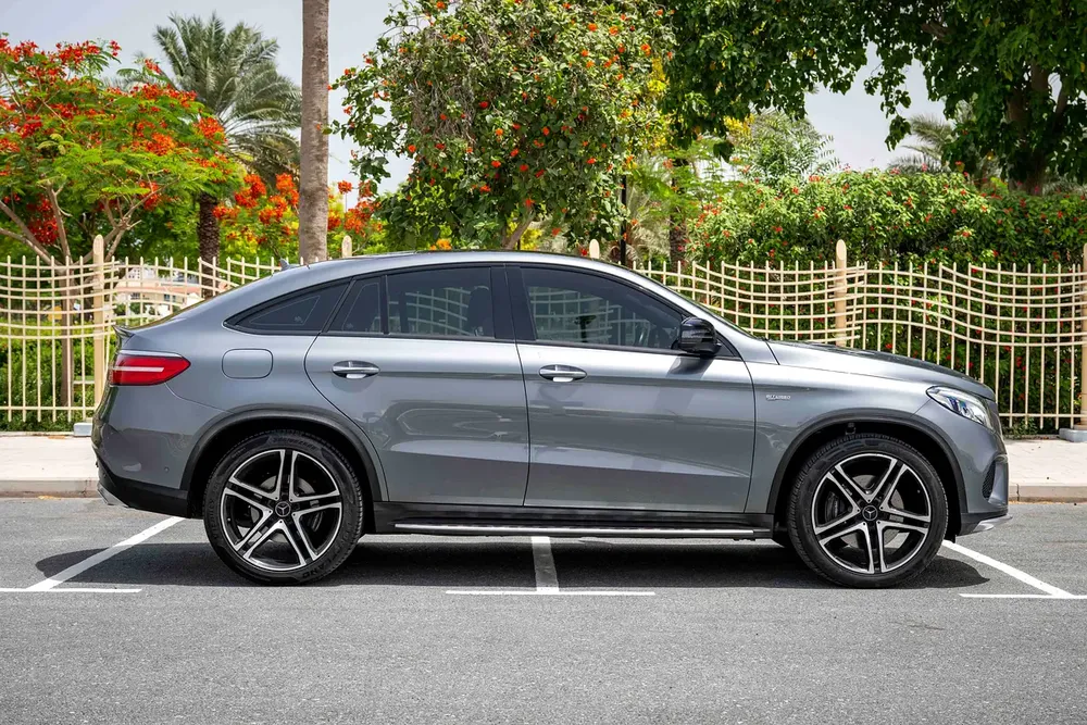 2017 Mercedes-AMG GLE 43 Coupe | 3.0L V6 Biturbo | GCC Specs | 82,000 KM - Image 5