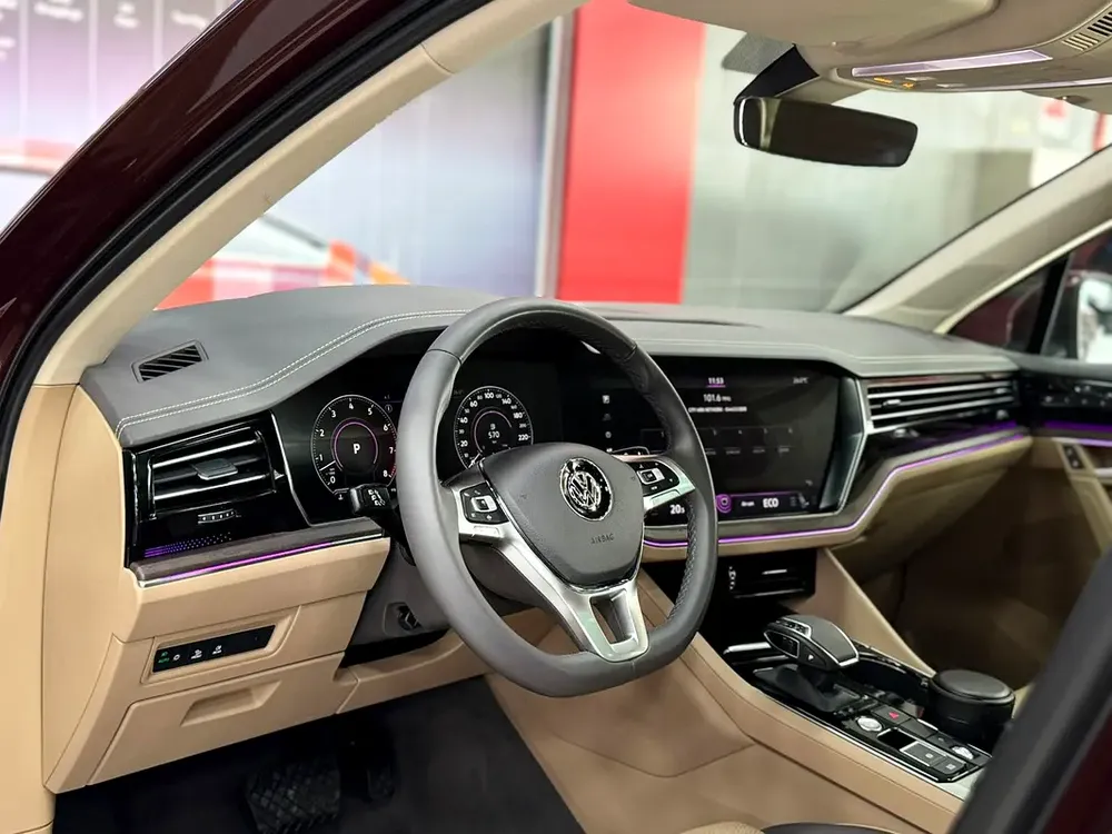 APX EMI 1760 /MONTH 2020 | Volkswagen Touareg Highline | GCC | Full Agency History - Image 12