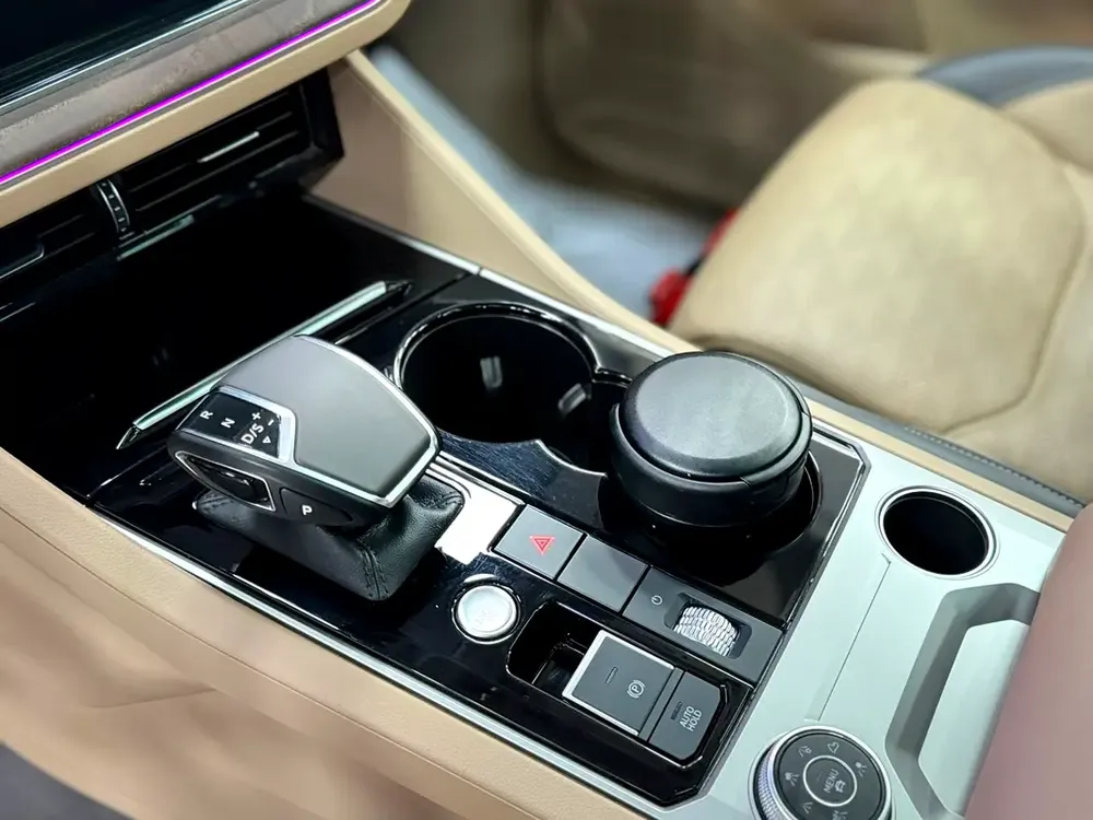 APX EMI 1760 /MONTH 2020 | Volkswagen Touareg Highline | GCC | Full Agency History - Image 7