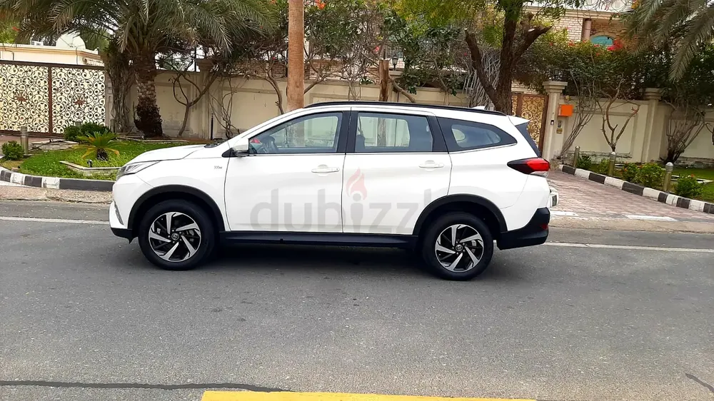 Toyota Rush EX Top 2023 Model No1 Option push Start Fully Automatic GCC urgent for Sale - Image 4