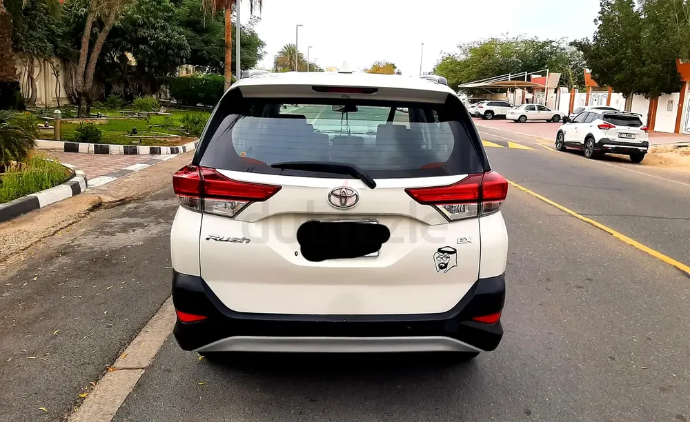 Toyota Rush EX Top 2023 Model No1 Option push Start Fully Automatic GCC urgent for Sale - Image 6
