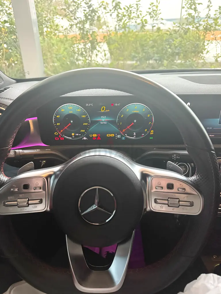 Cla 250 black GCC 2021 under warranty - Image 6
