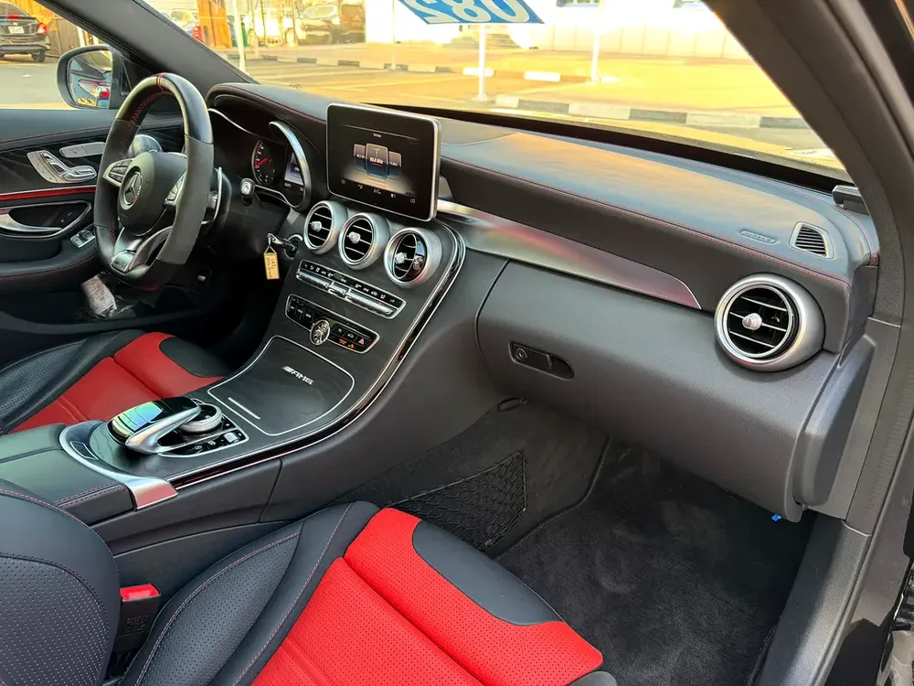 MERCEDES BENZ C63s AMG V8 LOW KILOMETER AUCTION GRADE 4. 5/B - Image 10