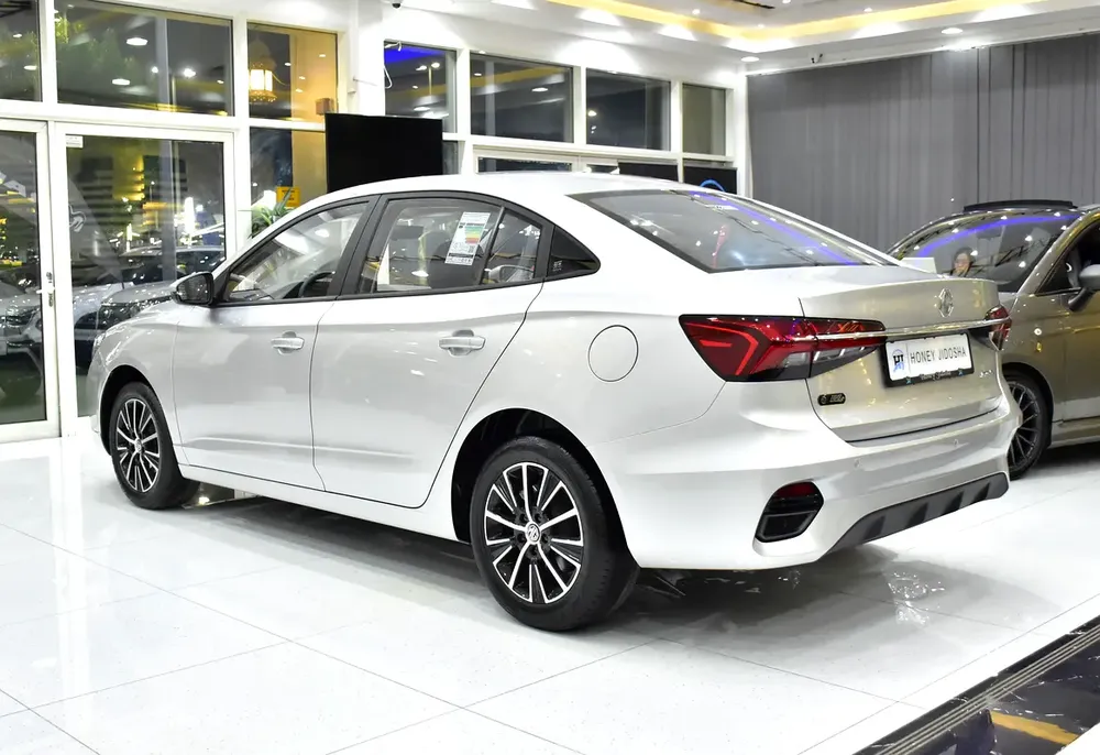AED 856 EMi for 5Yrs | MG 5 ( 2026 Model ) in Silver Color GCC Specs - Image 7