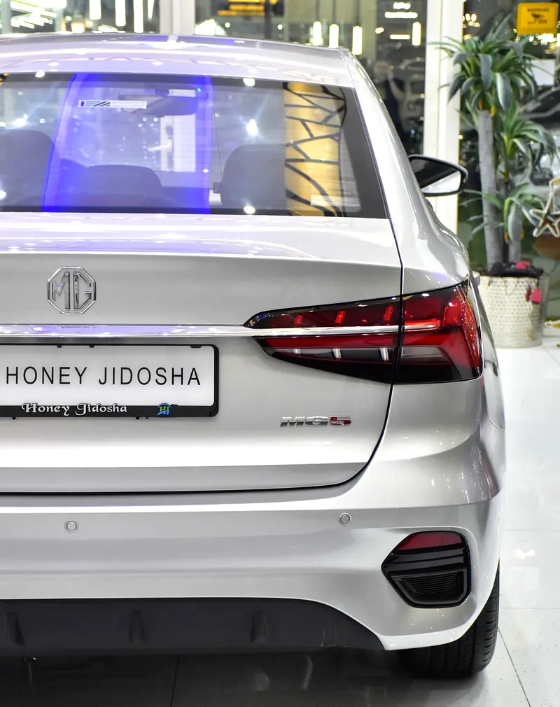 AED 856 EMi for 5Yrs | MG 5 ( 2026 Model ) in Silver Color GCC Specs - Image 9