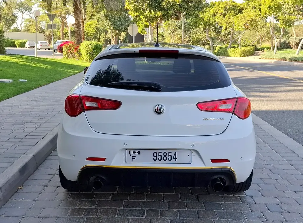 2021 Alfa Romeo Giulia Veloce All new Tyers in immaculate condition. - Image 4