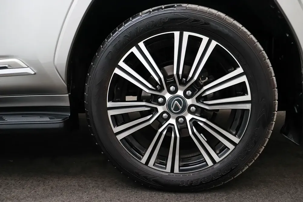 **Special offer** 2024 LX SUV P 3.5L T AT Signature - Image 20