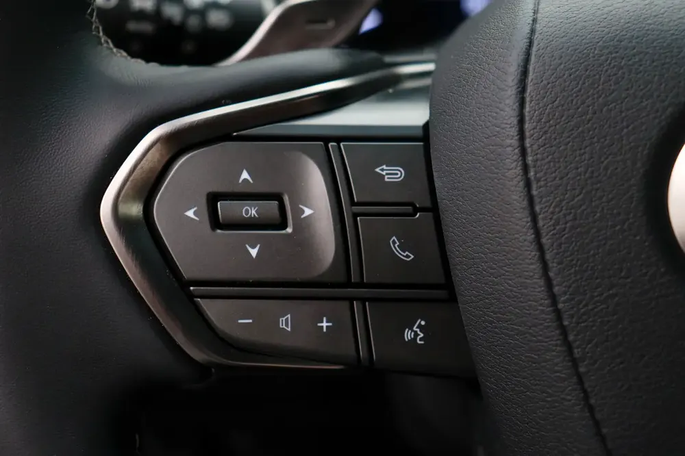 **Special offer** 2024 LX SUV P 3.5L T AT Signature - Image 7